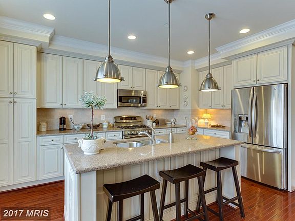 4th image of 3913 Madison Mews