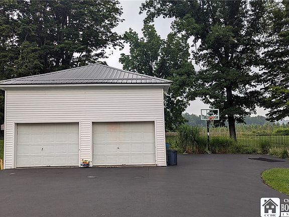 3rd image of 362 E Main St