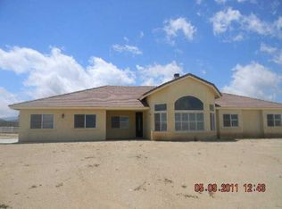 6924 Rattlesnake Rd, Phelan, CA 92371