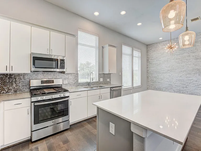 8409 Hempstead Rd #A — Photo 18