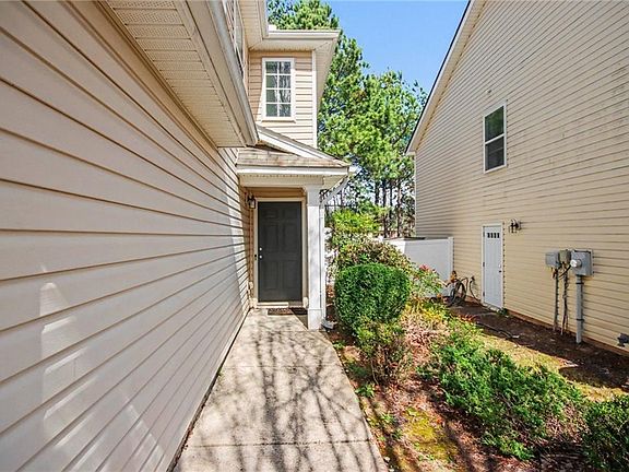 3rd image of 301 Silver Spring St