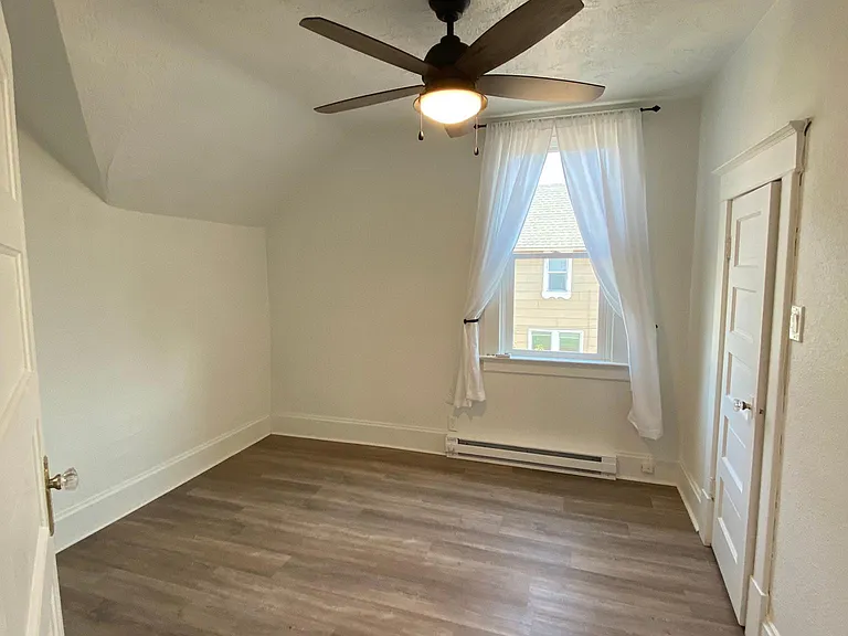 226 W Shannon Ave — Photo 10