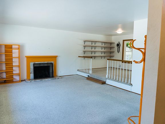 4th image of 7470 Barnhart Pl