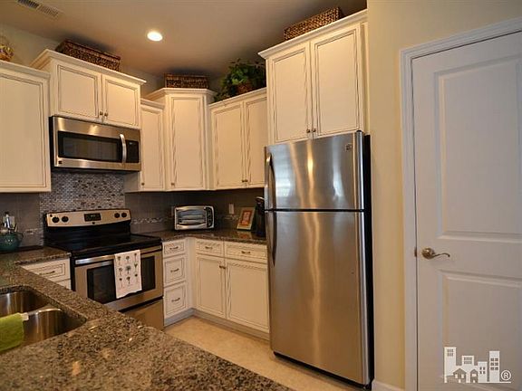 5th image of 818 Kiawah Ln