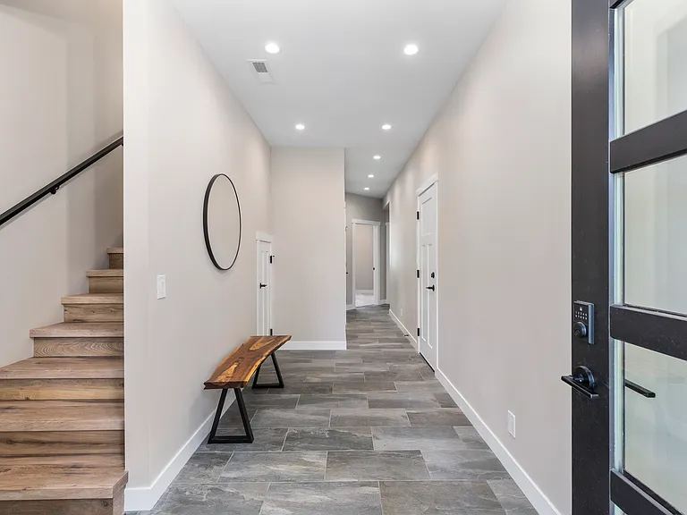 23 Byron Ln — Photo 4