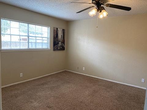 4th image of 2317 Siesta Ln #A