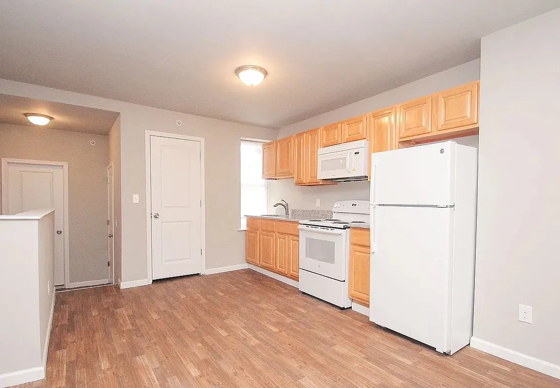 Studio, 500 sqft, $1,050 — Photo 2