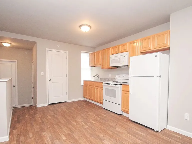 2341 N 16th St #3 — Photo 2