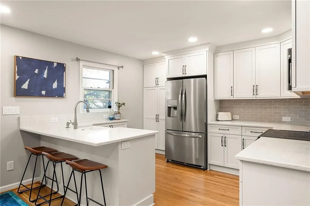 3 bed, 2.0 bath, 1412 sqft, $2,800 — Photo 3