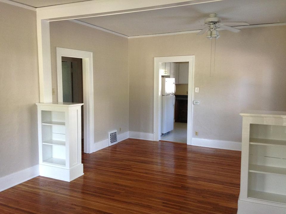2nd image of 831 Ridgewood Ave