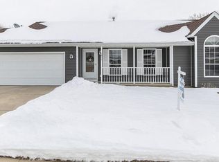 1811 Hamer Dr NW, Cedar Rapids, IA 52405