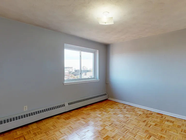290 Nelson St — Photo 19