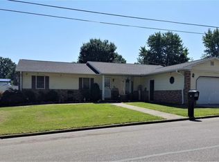 720 SW 6th St, Washington, IN 47501