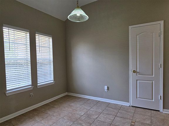 5th image of 7002 Plaza Del Sol Dr #D