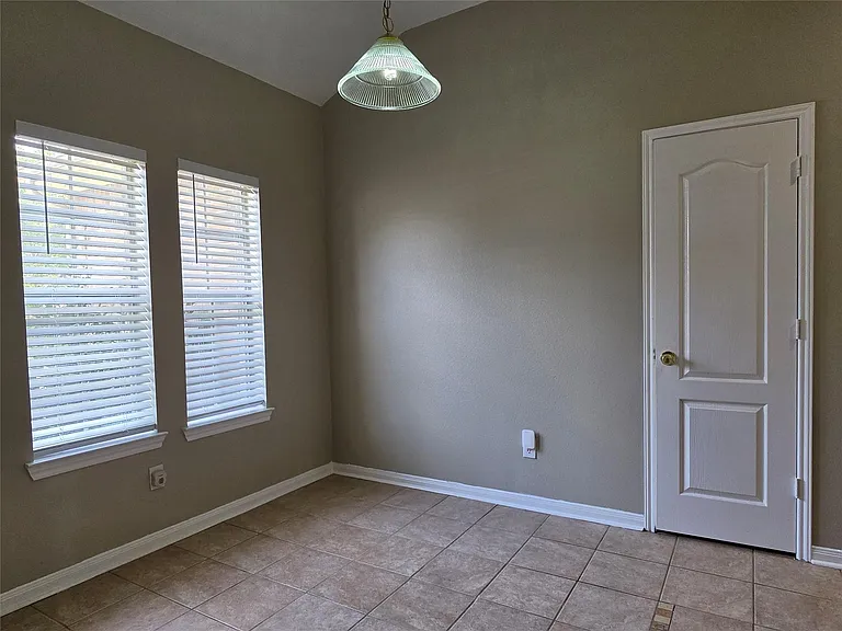 7002 Plaza Del Sol Dr #D — Photo 5