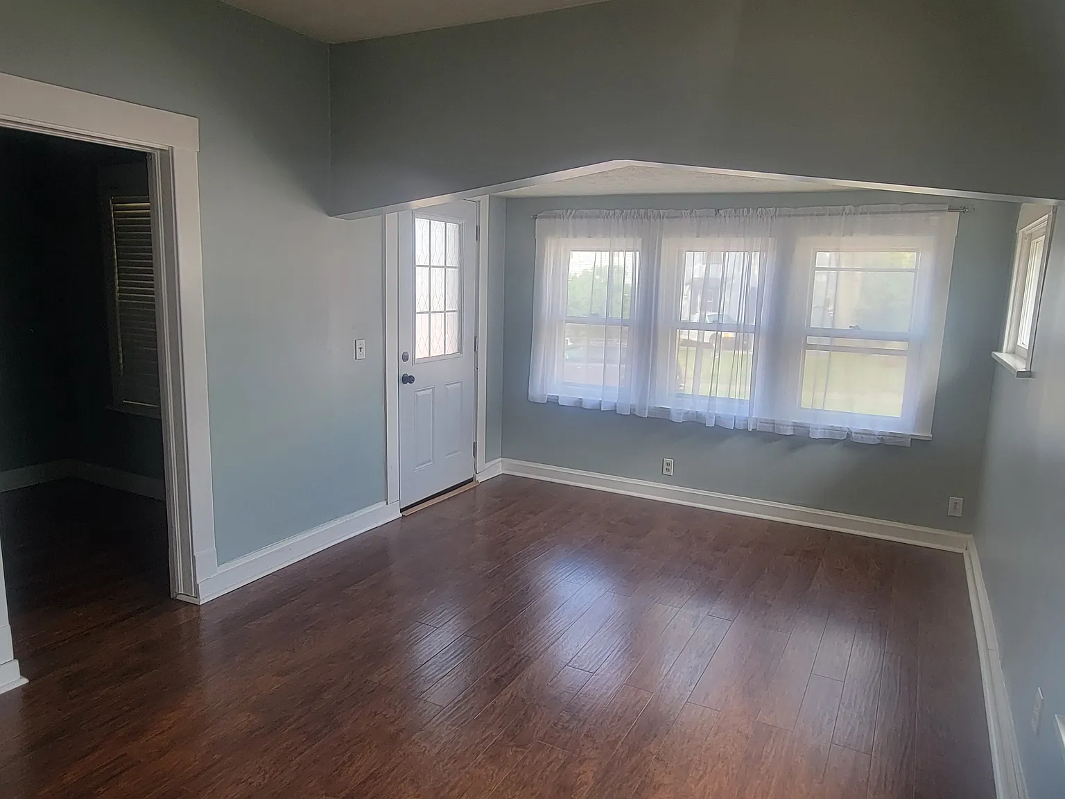 3 bed, 1062 sqft, $1,600 — Photo 4
