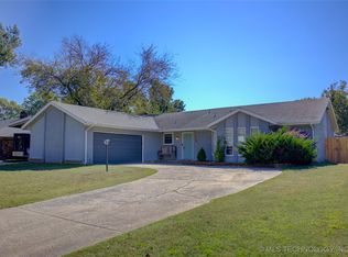 539 Meadowood Dr, Broken Arrow, OK 74011