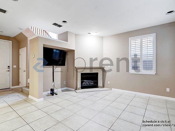5th image of 484 N Ventura St