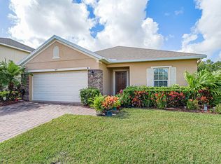 545 Valencia Cir SW, Vero Beach, FL 32968