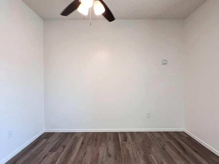 Florida Street Apartments — Photo 11