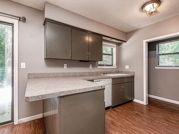 4th image of 714 NW 20th St