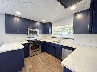 547 County Road 949e, Alvin, TX 77511