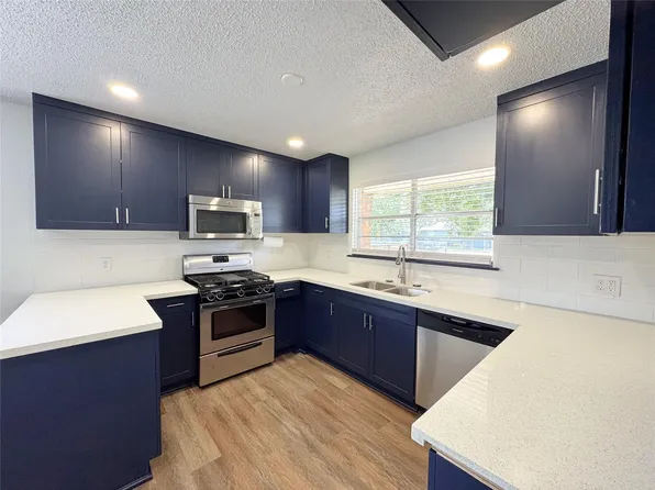 547 County Road 949e, Alvin, TX 77511
