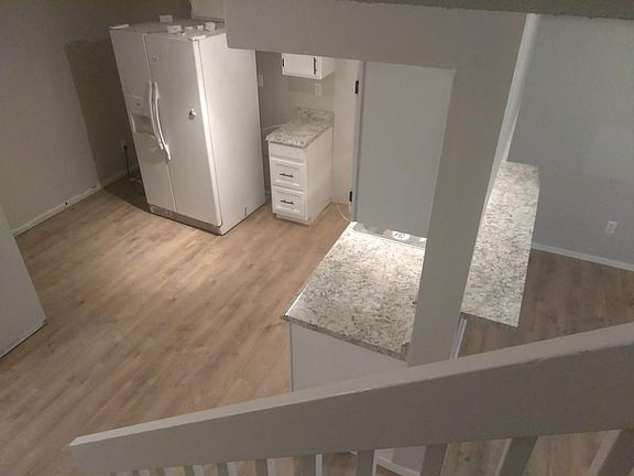 Kitchen-stove included