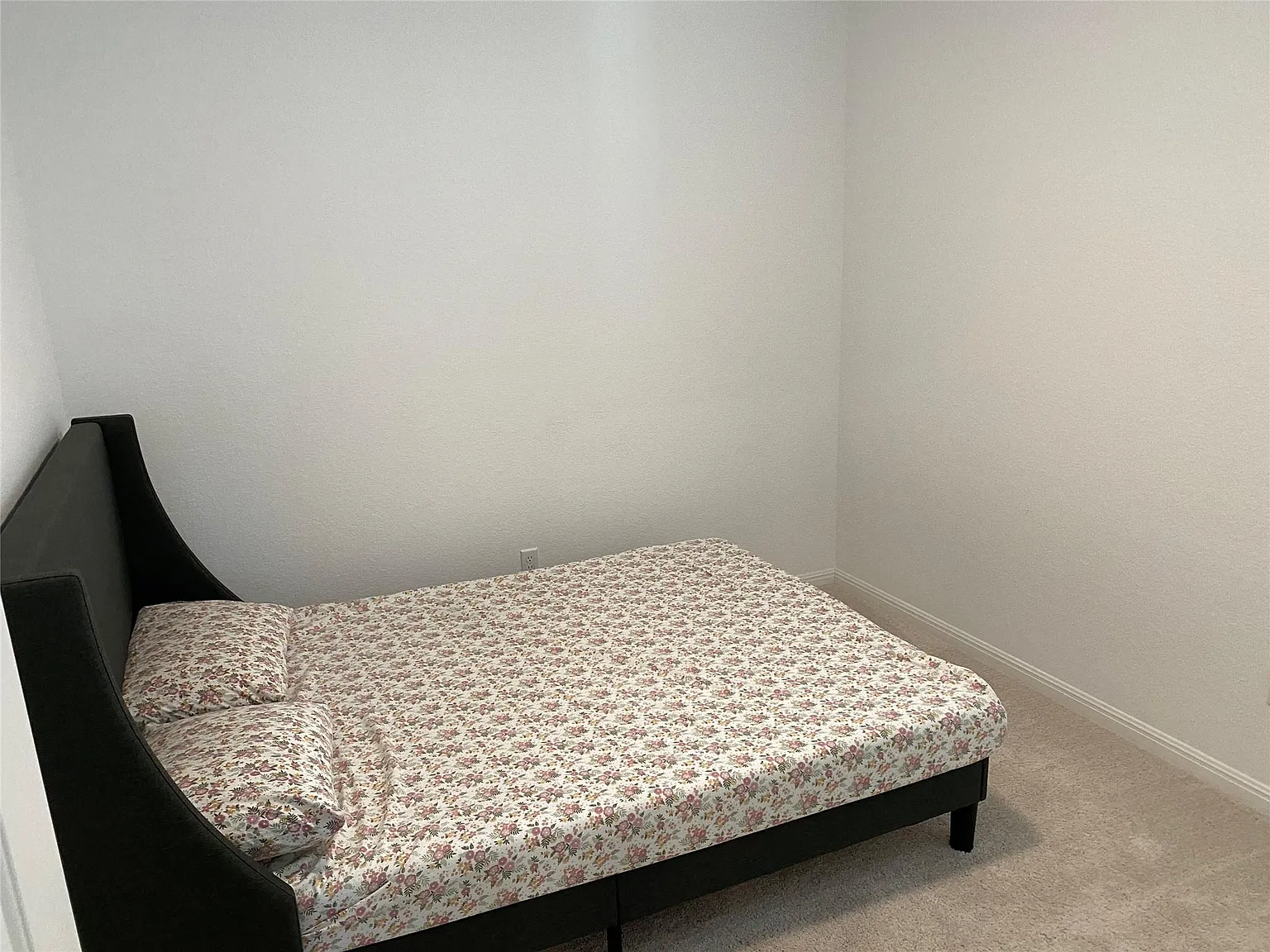 4 bed, 2.0 bath, 1751 sqft, $2,100 — Photo 2
