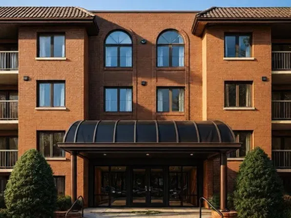 40 Wellington Ct APT 2G, Staten Island, NY 10314