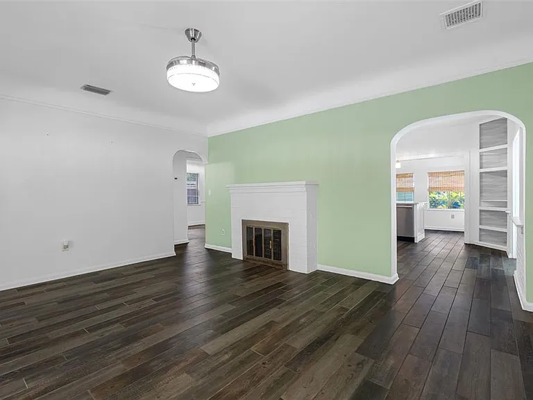 641 Wilkie St — Photo 9