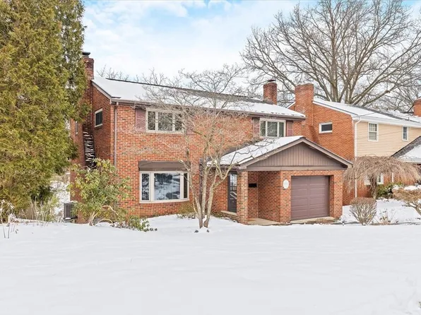202 Woodhaven Dr, Pittsburgh, PA 15228