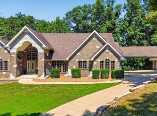 18517 Gredan Ct, Pacific, MO 63069