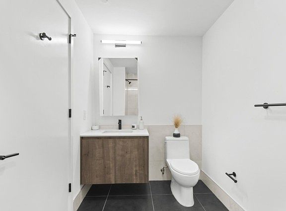 5th image of 55 Jordan Ave APT 512
