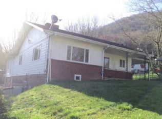 320 Cedar St, Pineville, KY 40977