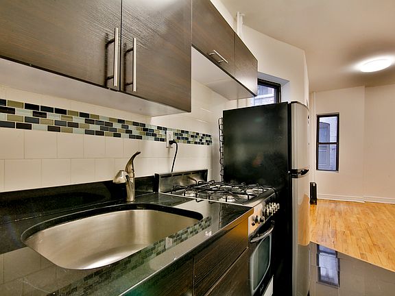 5th image of 703 9th Ave APT 4C