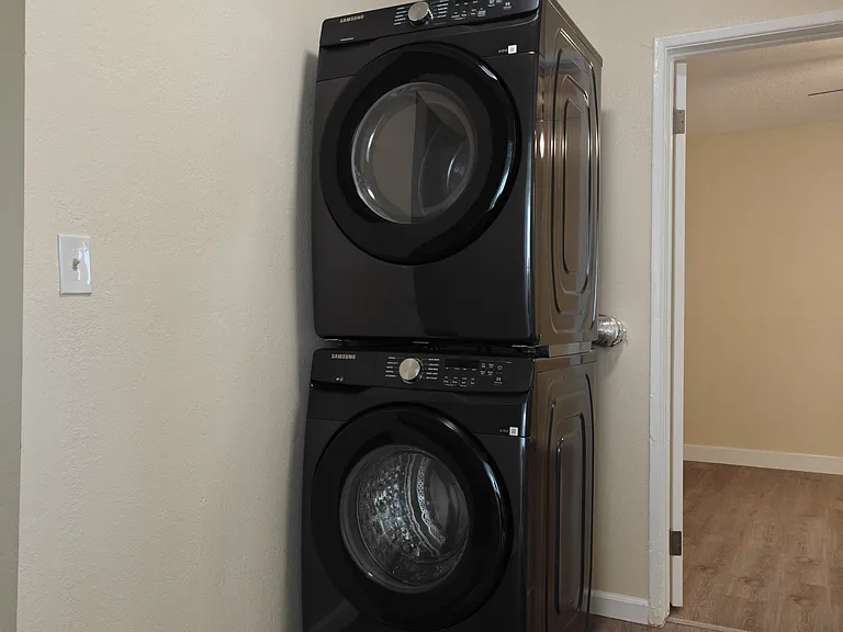 10223 Darby Ave #6 — Photo 7