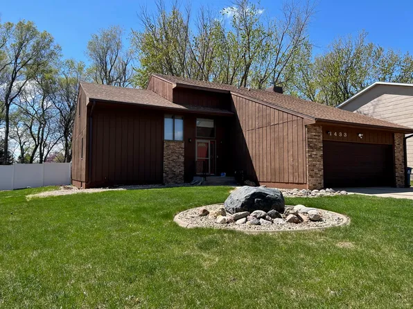 1433 Pebble Beach Rd, Mitchell, SD 57301