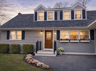 6 Honey Ln, Wappingers Falls, NY 12590