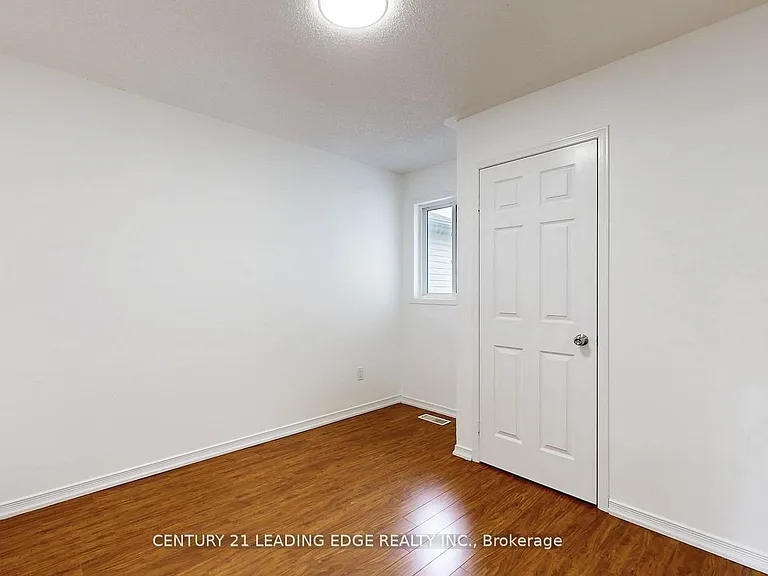 38 Rumi Cres — Photo 20