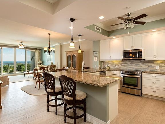 4th image of 1325 Snell Isle Blvd NE Unit 603