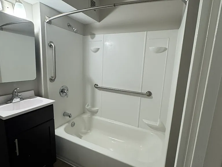 JFK Towers — Photo 11
