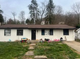 1986 Longmeadow Dr, Charleston, WV 25320