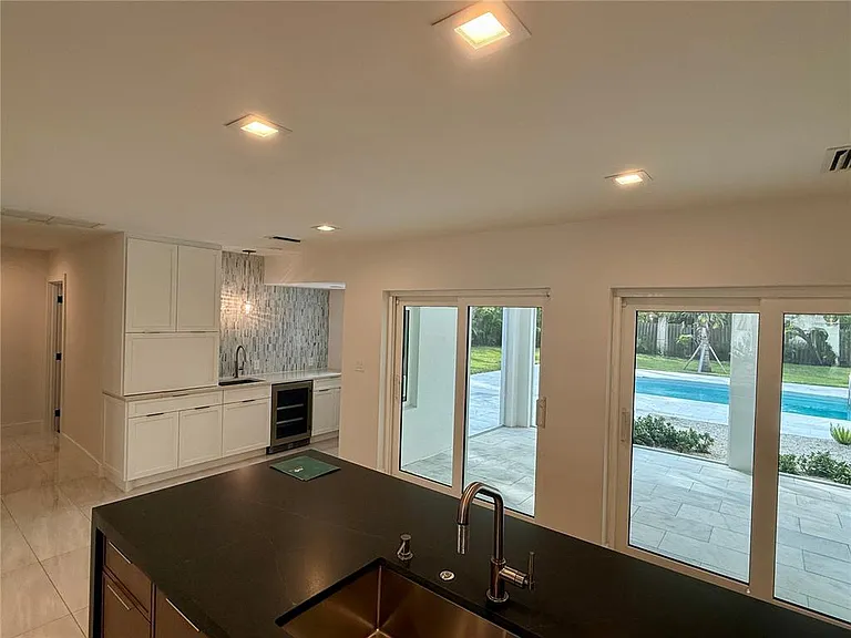 1359 Harbor Dr — Photo 15