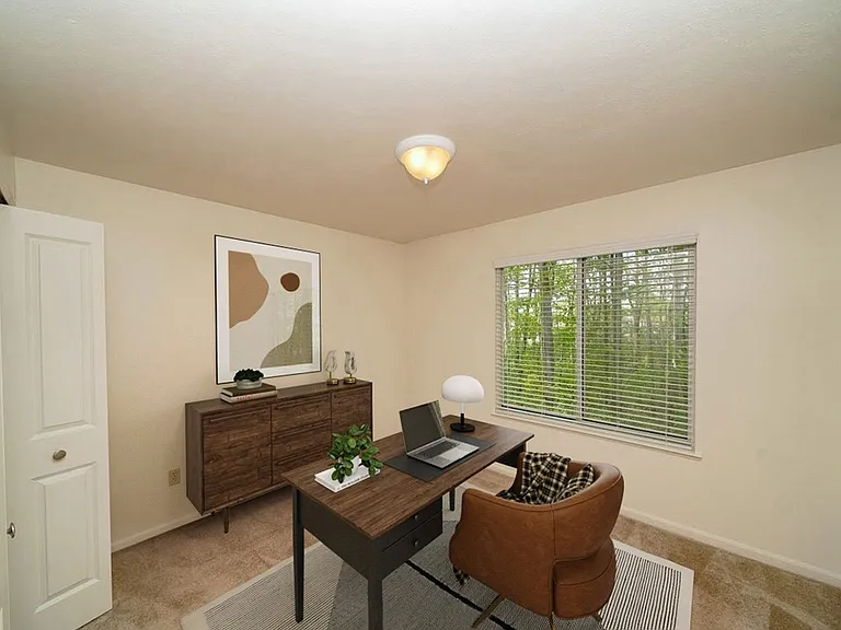 Lynbrook Apartments and Townhomes — Photo 52
