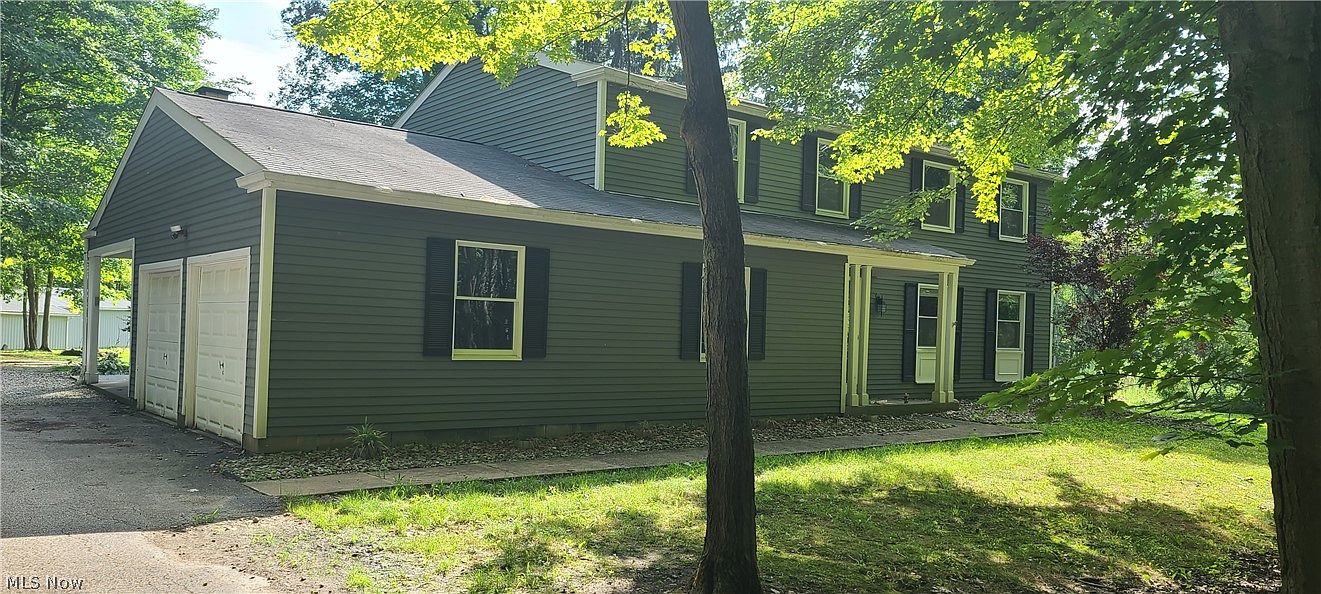 13111 Stoney Springs Dr, Chardon, OH 44024 Zillow