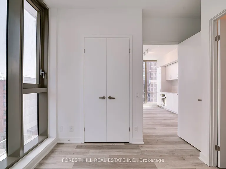 88 Queen St E #702 — Photo 16