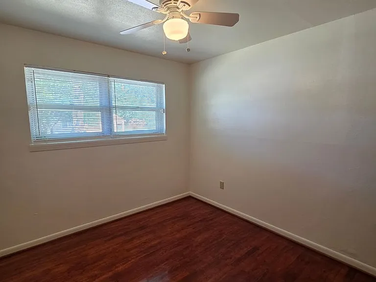 303 Nauert St — Photo 27