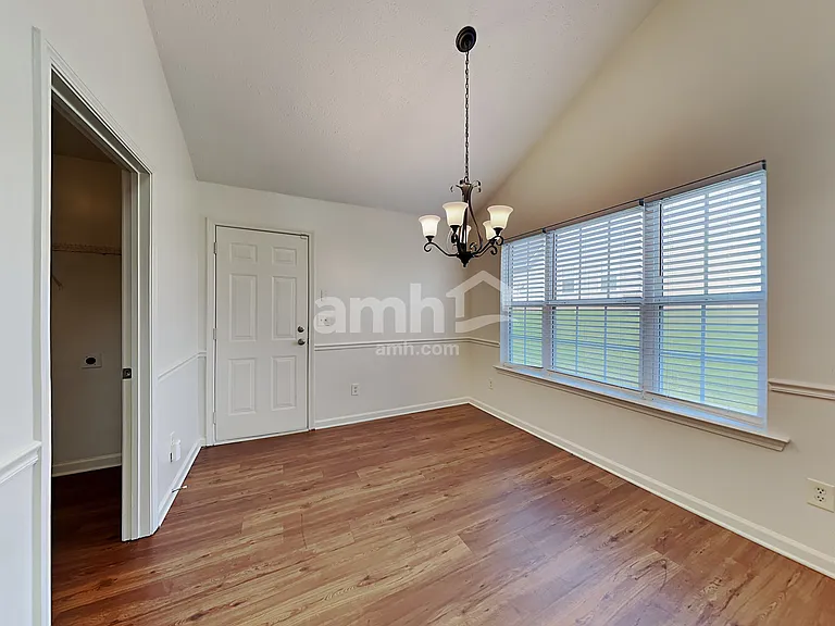 389 Sunderland Way — Photo 7