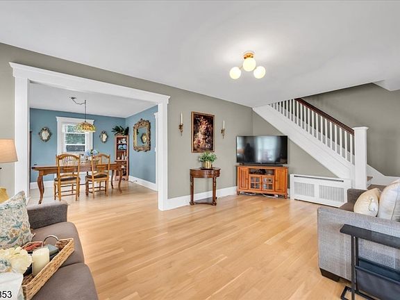5th image of 57 Cornell Blvd